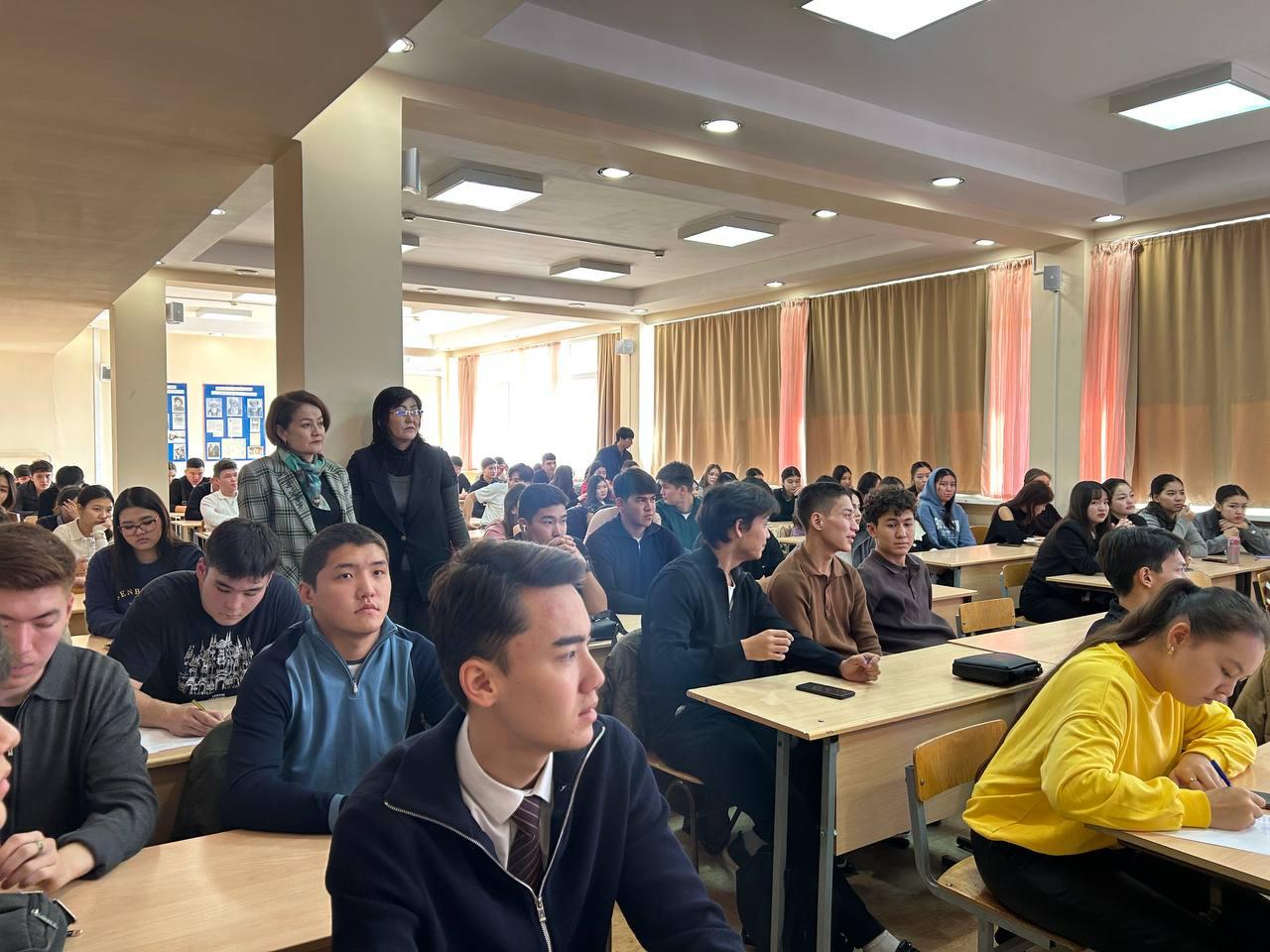 В Университете Омир провели лекцию на тему:”Ранняя нежелательная беременность,последствия и доступные медицинские услуги”