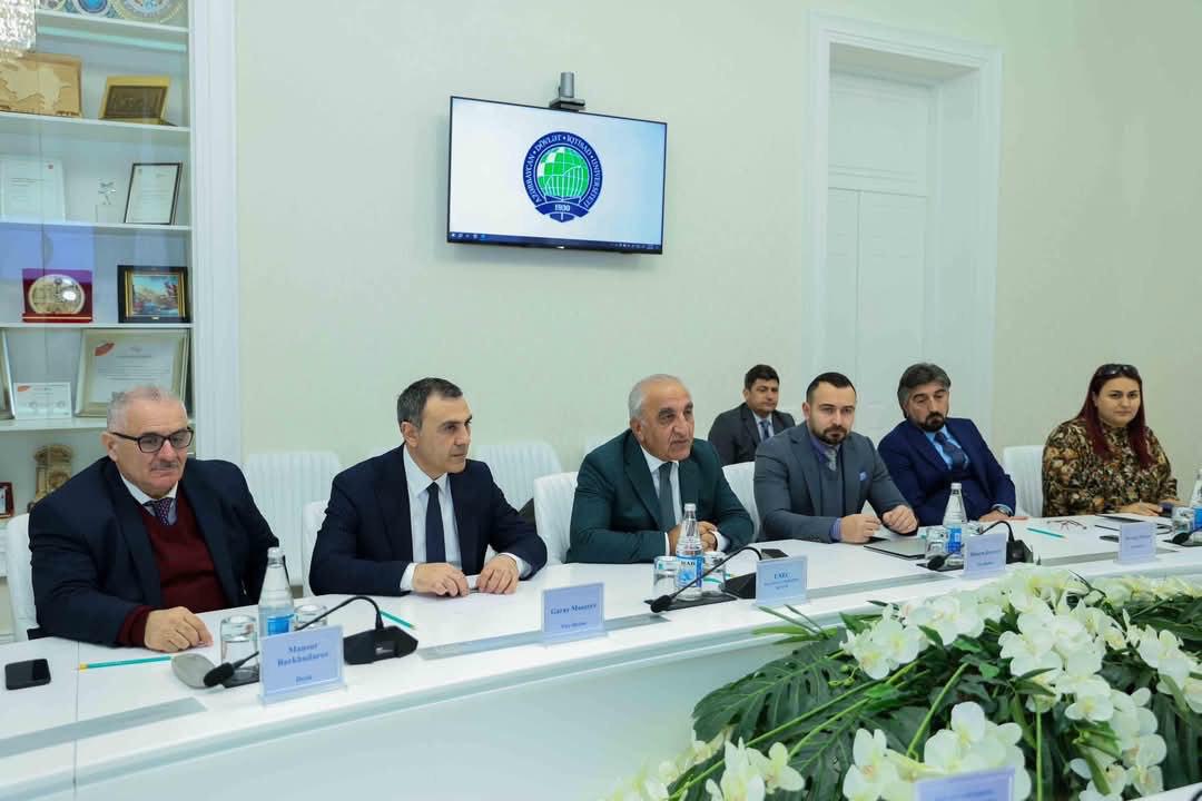 Делегация Университета Омир находится в Баку (Азербайджанский Государственный Экономический Университет) в университете UNEC