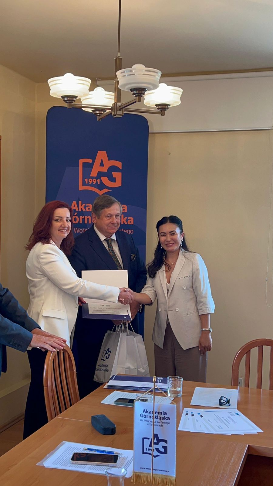 Преподаватели Университета Омир приняли участие в международном круглом столе в Польше.
