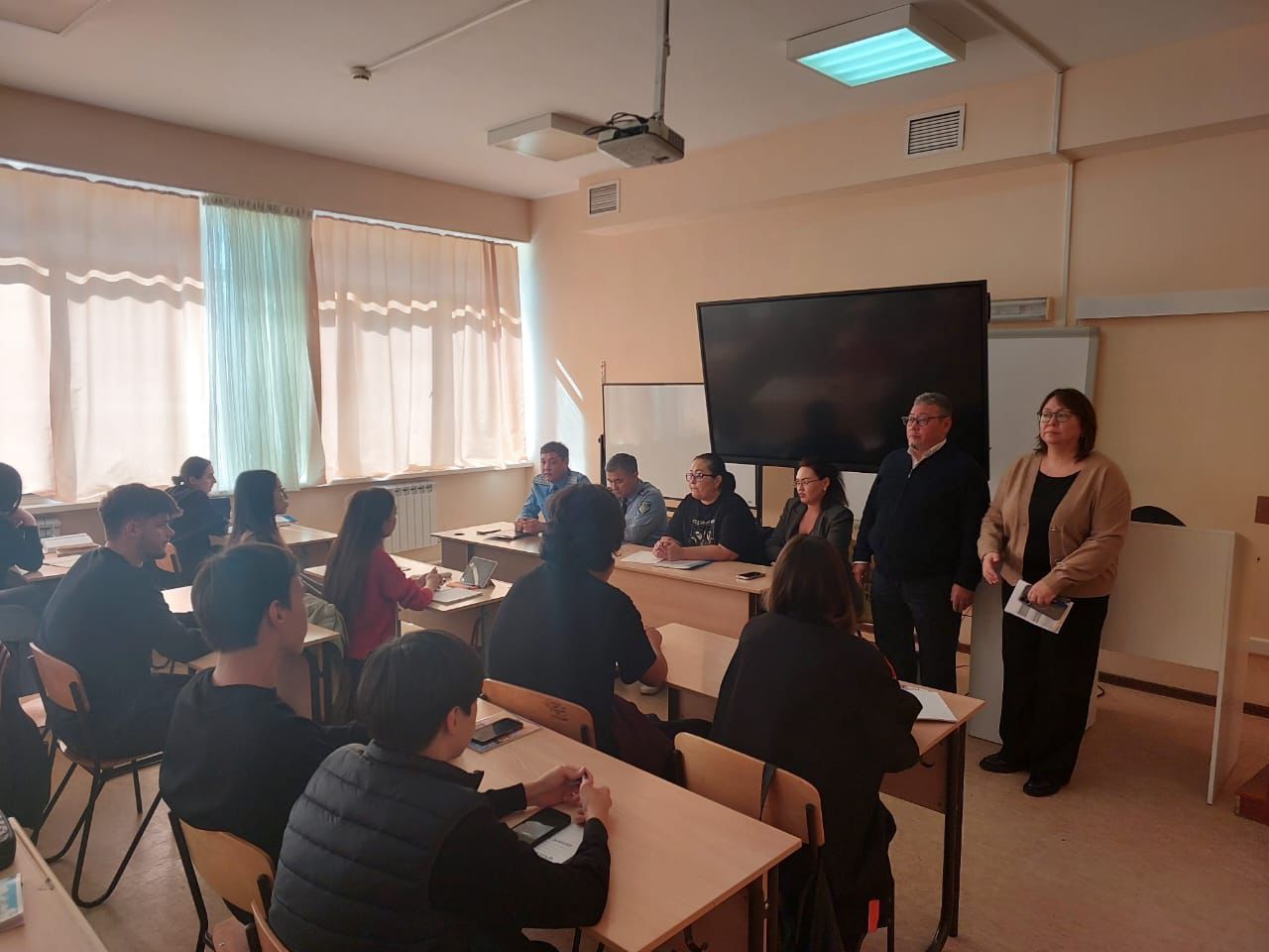 Лекция по правовому просвещению в Университете Омир