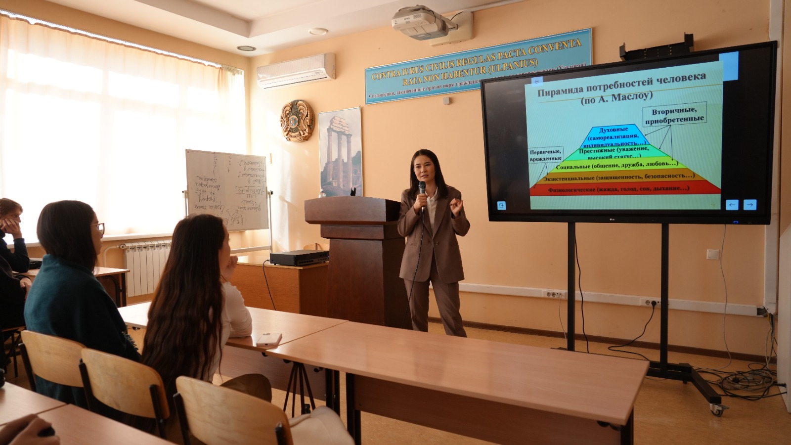 Визит преподавателя из Кыргызской Республики в Университет Омир