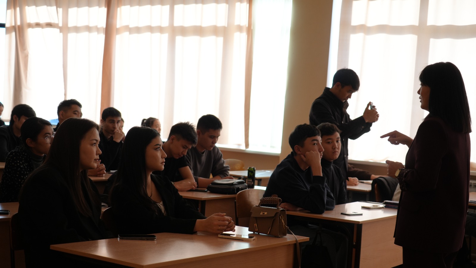 В рамках международного сотрудничества в Университете Омир прошли лекции кандидата юридических наук
