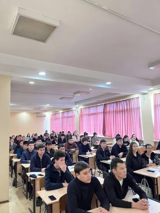 С 23 по 27 февраля в Университете Өмір с визитом находился доктор юридических наук Шэньси Сауыт Ракымжан