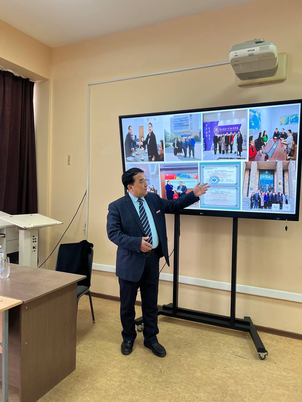 С 23 по 27 февраля в Университете Өмір с визитом находился доктор юридических наук Шэньси Сауыт Ракымжан