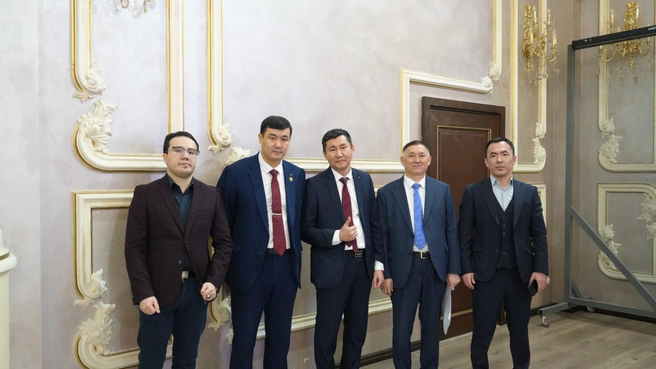 В Университете Омир прошёл праздничный вечер «Мир красавиц».
