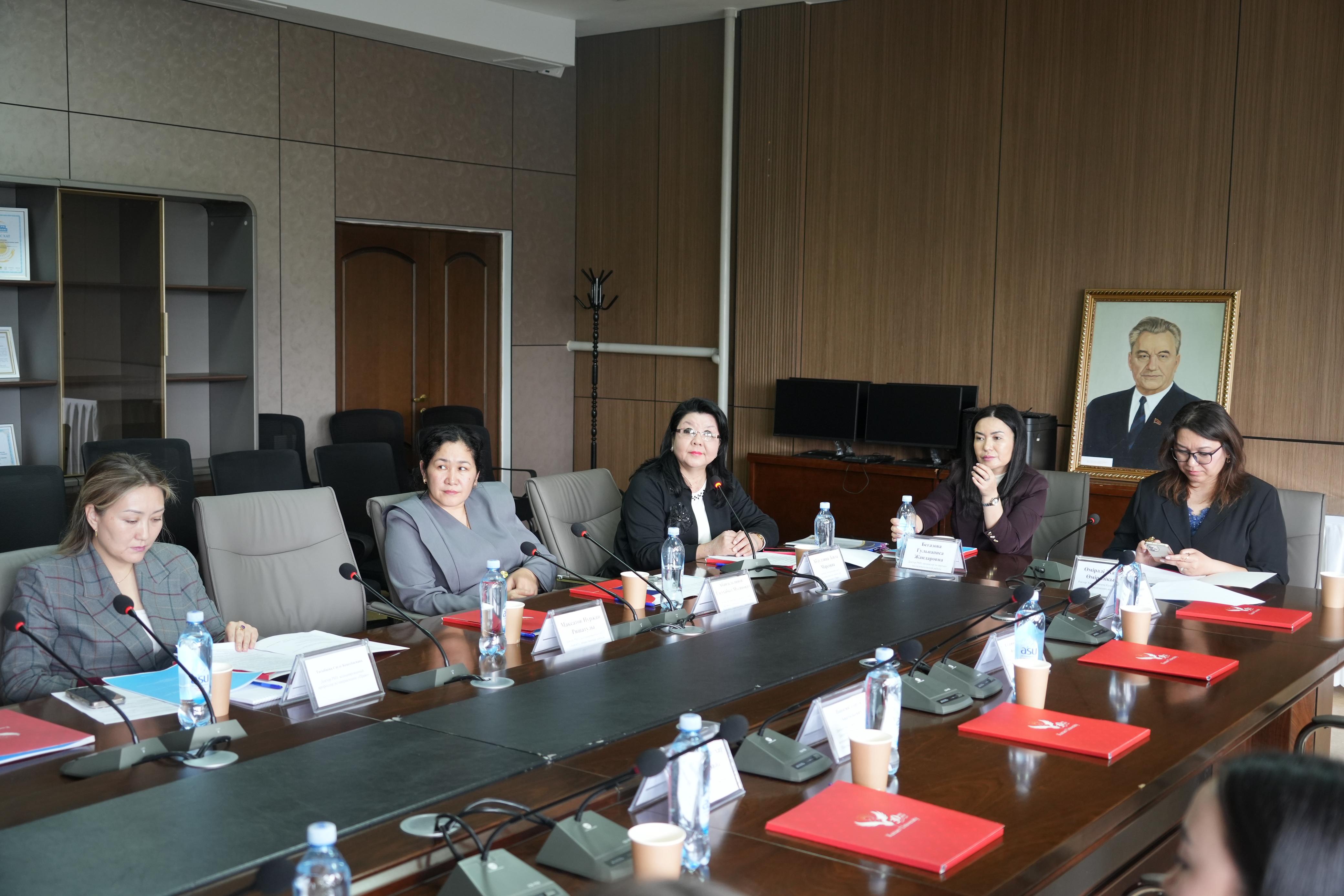 В Алматы прошёл круглый стол по вопросам клинического юридического образования
