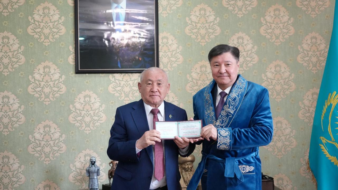 22 апреля 2026 года в Университет Омир состоялась гостевая лекция с участием Заместителя Председателя Сената Парламента Республики Казахстан Жақып Асанов.
