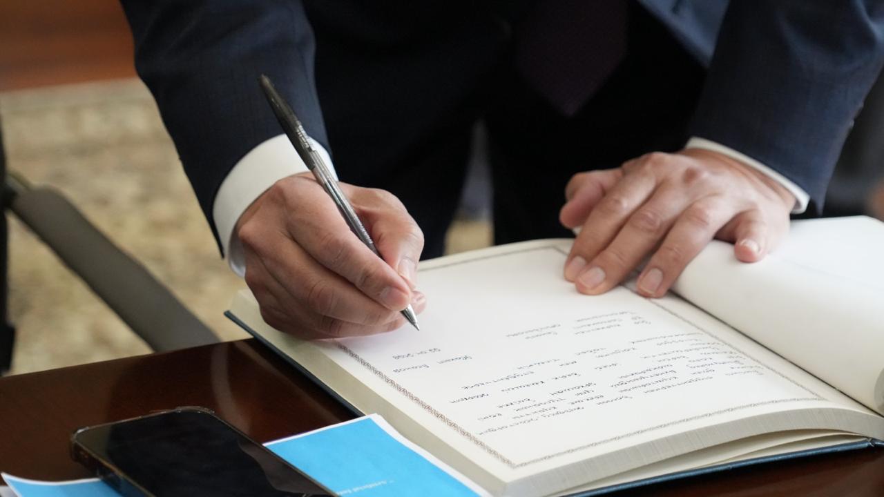 22 апреля 2026 года в Университет Омир состоялась гостевая лекция с участием Заместителя Председателя Сената Парламента Республики Казахстан Жақып Асанов.