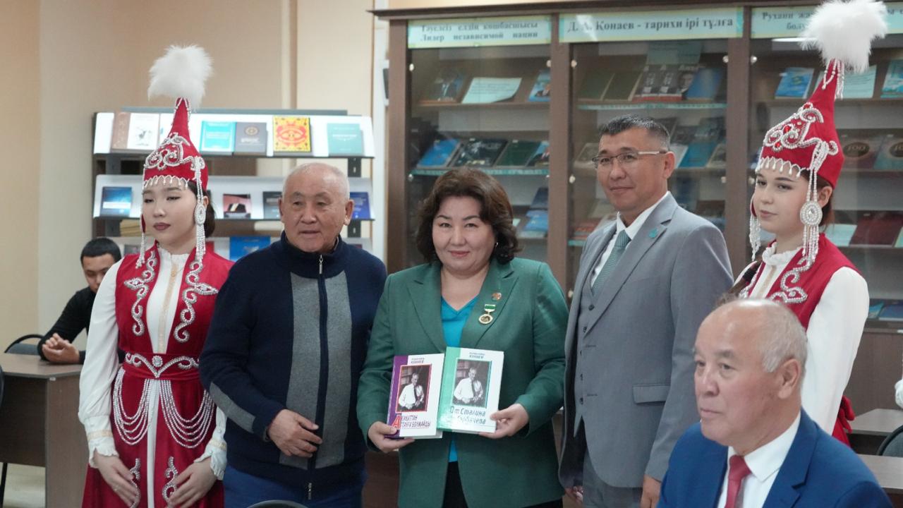 Торжественное открытие выставки «Уголок обмена книгами»