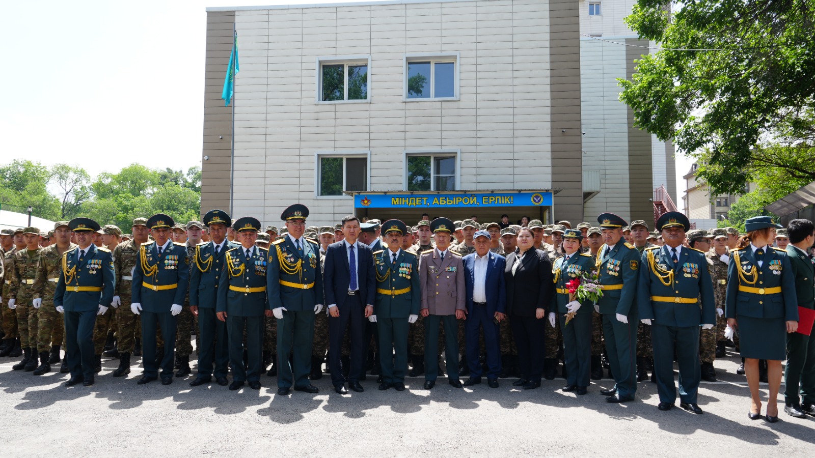 Церемония принятия присяги выпускниками военной кафедры Университет Омир